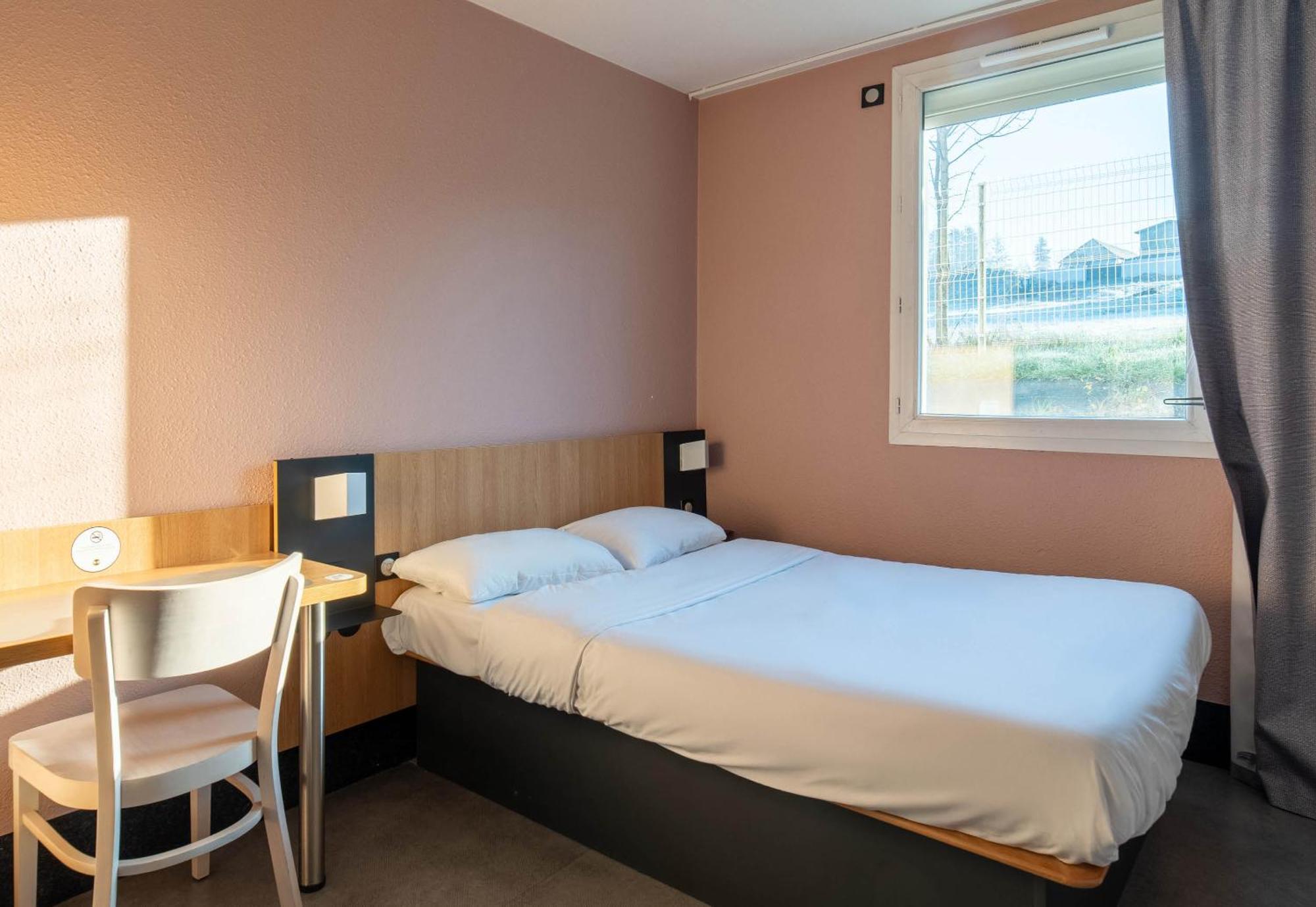 B&B Hotel Brive-La-Gaillarde Ussac ภายนอก รูปภาพ