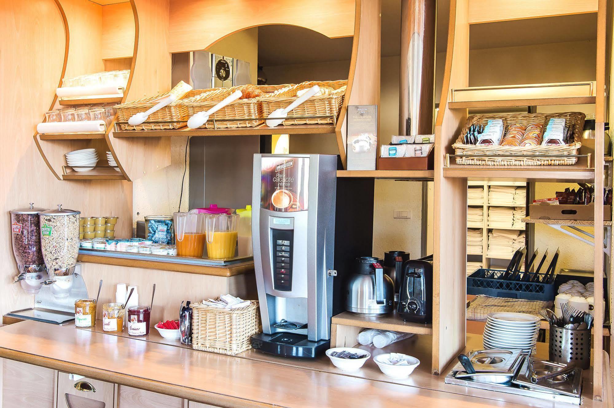 B&B Hotel Brive-La-Gaillarde Ussac ภายนอก รูปภาพ